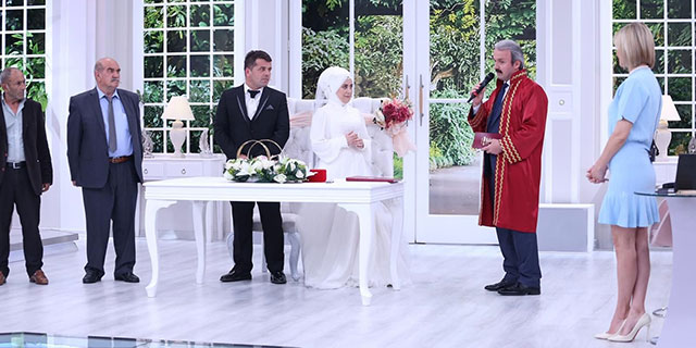 Esra Erol'da... İMKANSIZI BAŞARDI!